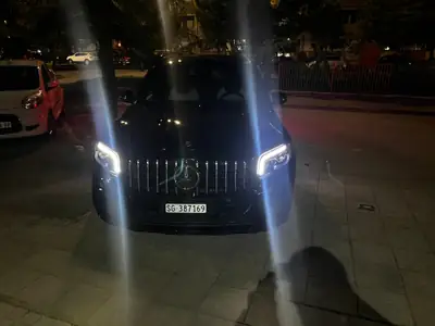 Mercedes-Benz GLB 250 AMG Line 4Matic — SUV compact 7 places, 59'000 km, sans accident — Thumbnail 11