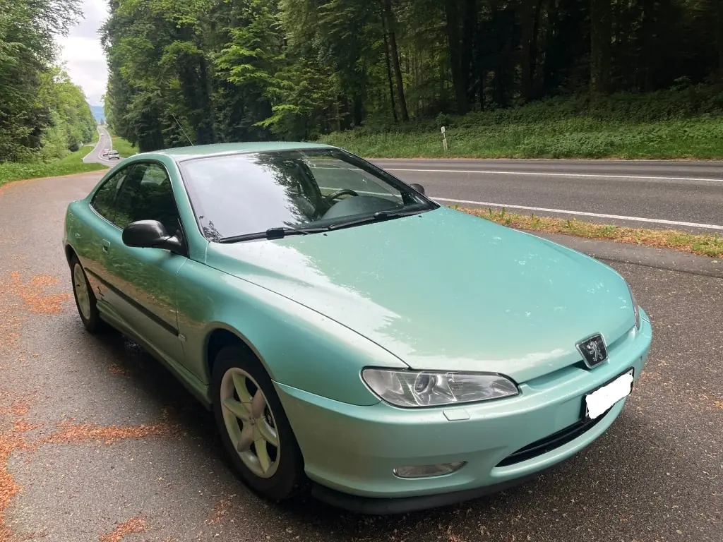 Peugeot 406 Coupé 3.0 V6 — Sportivité rétro et motorisation généreuse — vue extérieure