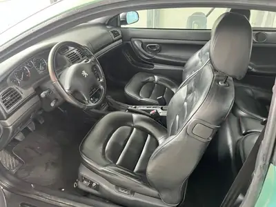 Peugeot 406 Coupé 3.0 V6 — Sportivité rétro et motorisation généreuse — tableau de bord