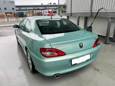 Peugeot 406 Coupé 3.0 V6 — Sportivité rétro et motorisation généreuse — Miniature 9