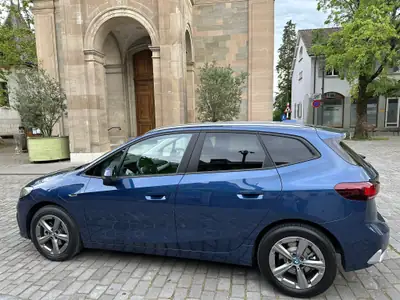BMW 225e xDrive Active Tourer — Hybride rechargeable, 17'000 km, Quattro saisons — Außenansicht