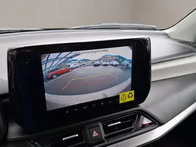 Suzuki Swift 1.2 Sakura Top Hybrid 4x4 — Citadine écologique et polyvalente avec transmission intégrale — Thumbnail 8