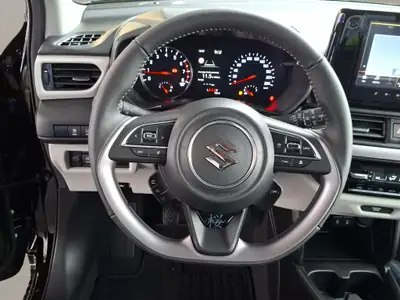 Suzuki Swift 1.2 Sakura Top Hybrid 4x4 — Citycar écologique et polyvalent — Thumbnail 7