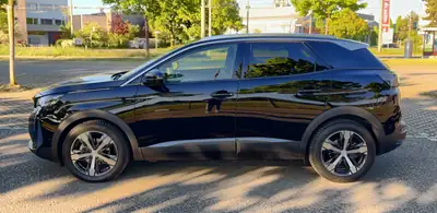 Peugeot 3008 1.2 PureTech Allure Pack — SUV urbain fiable, peu kilométré avec garantie étendue — side view
