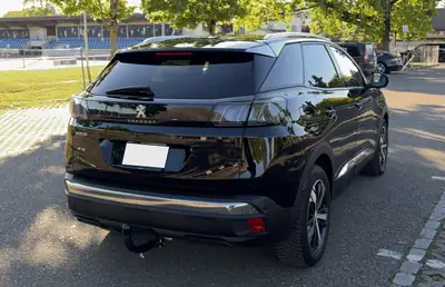 Peugeot 3008 1.2 PureTech Allure Pack — SUV urbain fiable, peu kilométré avec garantie étendue — dashboard
