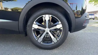 Peugeot 3008 1.2 PureTech Allure Pack — SUV urbain fiable, peu kilométré avec garantie étendue — detail