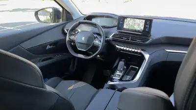 Peugeot 3008 1.2 PureTech Allure Pack — SUV urbain fiable, peu kilométré avec garantie étendue — Thumbnail 8