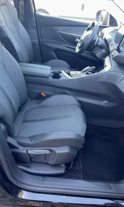 Peugeot 3008 1.2 PureTech Allure Pack — SUV urbain fiable, peu kilométré avec garantie étendue — Thumbnail 10