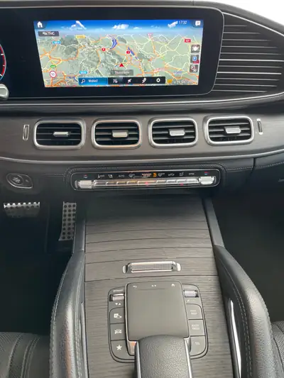 Mercedes-Benz GLE 400 d 4MATIC — SUV premium diesel, entretien récent et équipement complet — Miniature 13