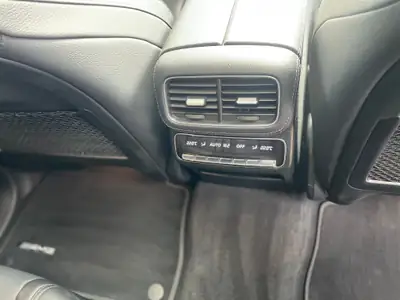 Mercedes-Benz GLE 400 d 4MATIC — SUV premium diesel, entretien récent et équipement complet — Miniature 17