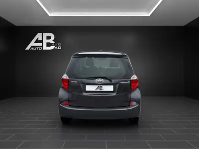 Toyota Verso-S 1.33 Linea Luna — Monospace compact fiable, révision complète — interior