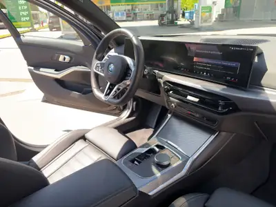 BMW 330e xDrive Touring M Sport — Hybride rechargeable, 12'000 km seulement — Miniatur 17