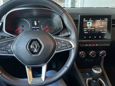 Renault Clio 1.0 TCe 100 Zen 2020 — Citadine fiable, 69 000 km, sans accident — Armaturenbrett