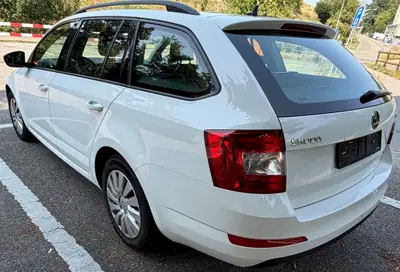 Skoda Octavia 2.0 TDI 184 4x4 — Monospace robuste, transmission DSG, très bon état — side view