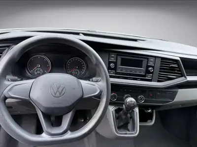 VW T6.1 — Utilitaire polyvalent diesel, entretien récent et faible kilométrage — Miniature 9