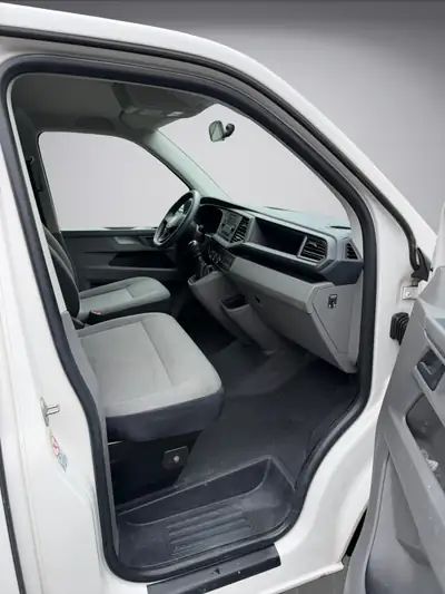 VW T6.1 — Utilitaire polyvalent diesel, entretien récent et faible kilométrage — Miniature 12