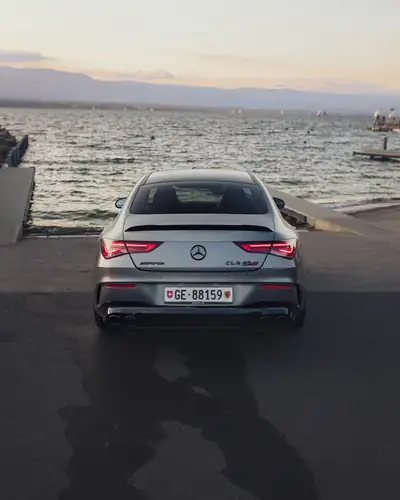 Mercedes-Benz CLA 45 S AMG 4matic+ — Berline sportive 421 ch, entretien complet — arrière