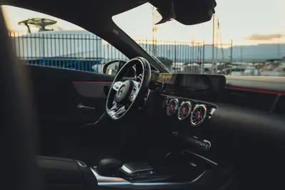 Mercedes-Benz CLA 45 S AMG 4matic+ — Berline sportive 421 ch, entretien complet — Miniature 10