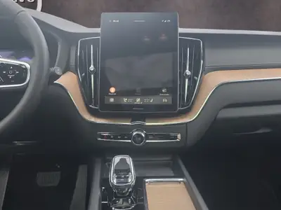 Volvo XC60 2.0 T6 TE Ultra Dark eAWD — Hybride rechargeable premium, 25 km seulement — Miniature 14
