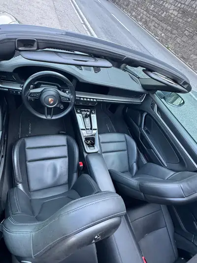 Porsche 911 Carrera 3.0 PDK — Cabriolet iconique, garantie Porsche Approved jusqu'à 2028 — tableau de bord