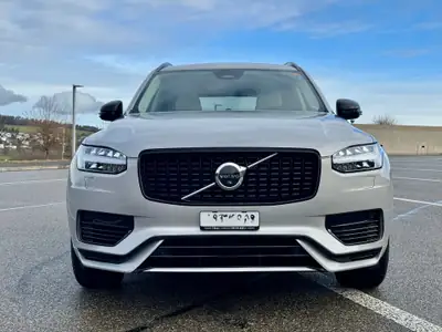 Volvo XC90 T8 TE Ultimate Dark 7 places — Hybride rechargeable premium, moteur électrique neuf — fianco