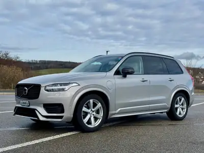 Volvo XC90 T8 TE Ultimate Dark 7 places — Hybride rechargeable premium, moteur électrique neuf — vista posteriore