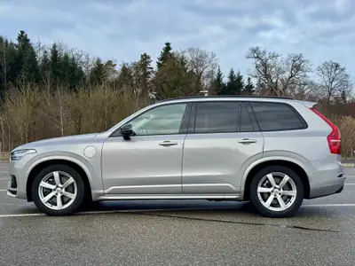 Volvo XC90 T8 TE Ultimate Dark 7 places — Hybride rechargeable premium, moteur électrique neuf — interni