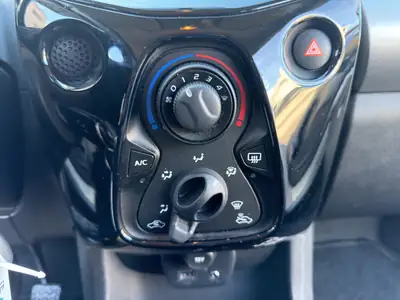 Peugeot 108 1.2 VTi Active — Citadine compacte, entretien à jour, climatisation — Thumbnail 15