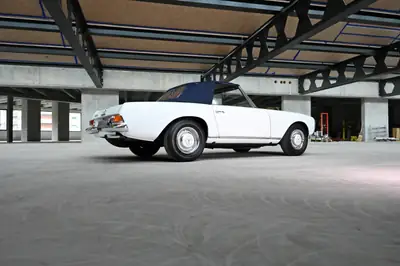 Mercedes-Benz SL 230 — Cabriolet de légende de 1964, livraison suisse d'origine — interior