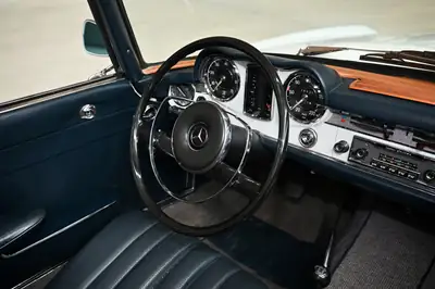 Mercedes-Benz SL 230 — Cabriolet de légende de 1964, livraison suisse d'origine — Thumbnail 7