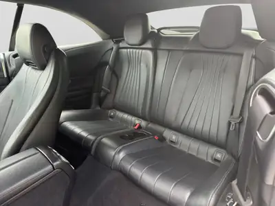 Mercedes-Benz E 400 Cabriolet AMG Line — Élégance décapotable et performances 333 ch — Miniature 10