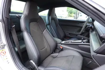 Porsche 911 Carrera GTS PDK — Sportive d'exception, 1ère main, 5000 km — Miniature 30