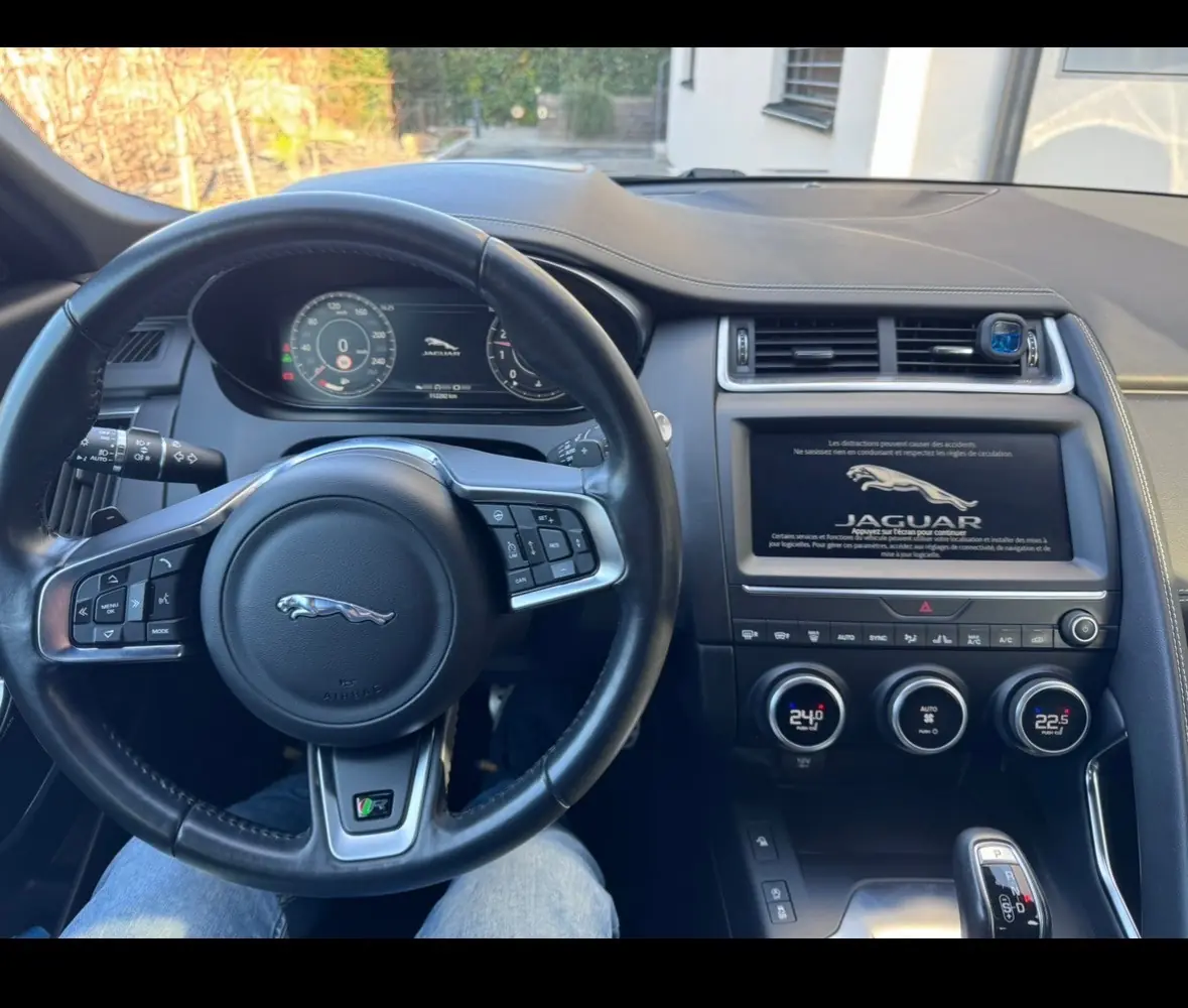 Jaguar E-Pace 2021 occasion Sion — 4
