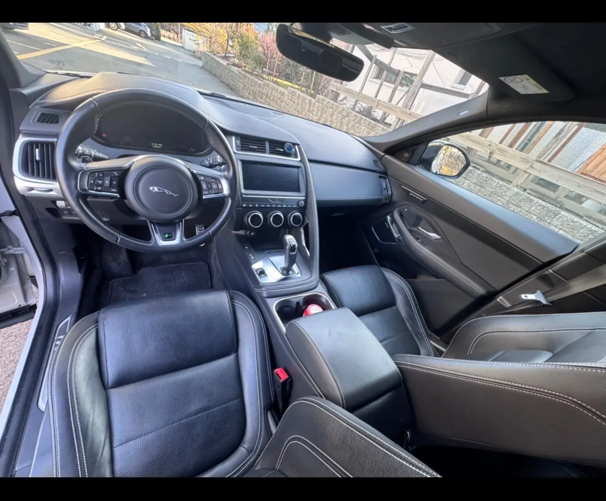 Jaguar E-Pace 2021 occasion Sion — 5