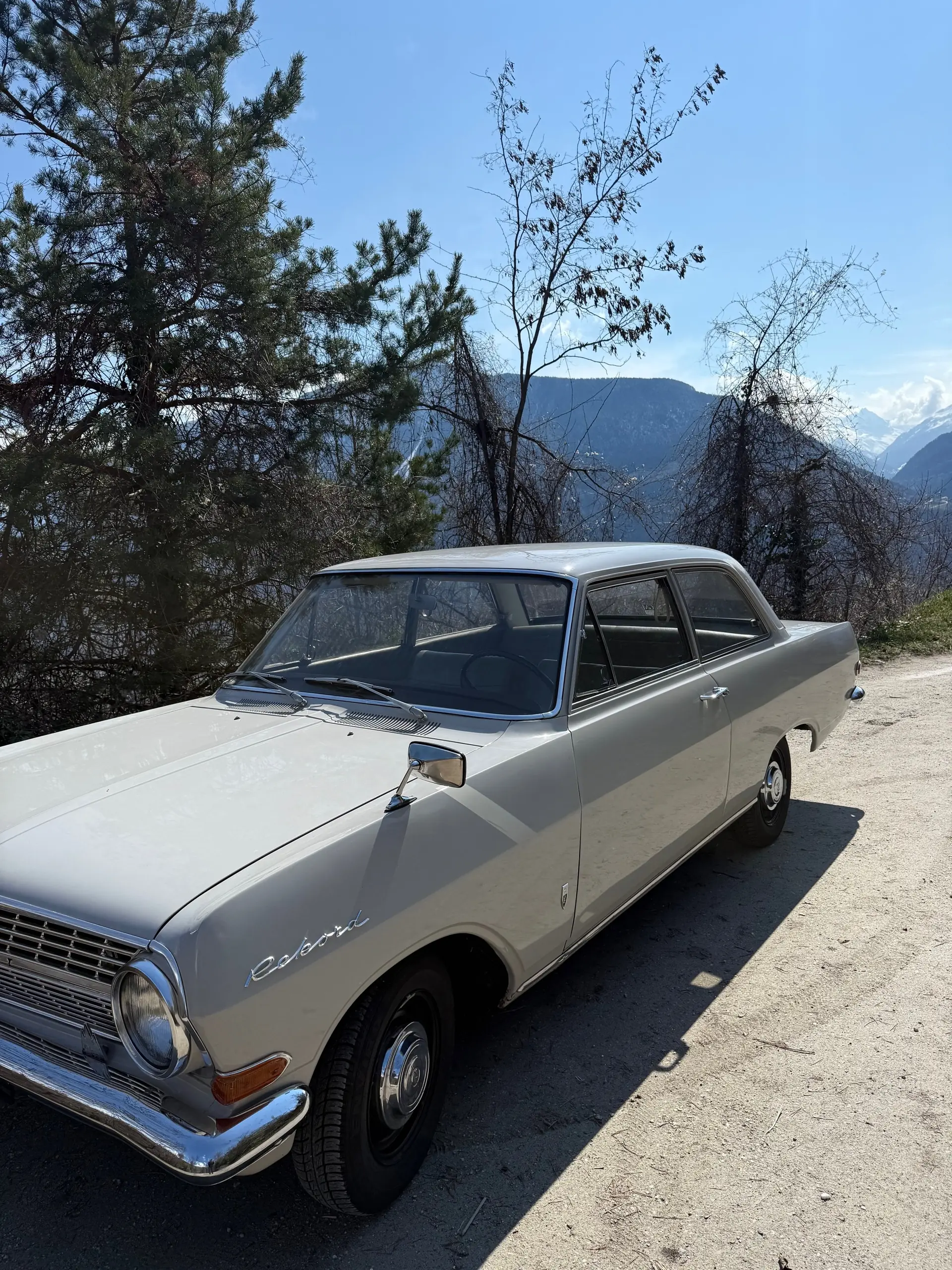 Opel Olympia Record 1963 — Classique intemporel, 65'000 km d'histoire