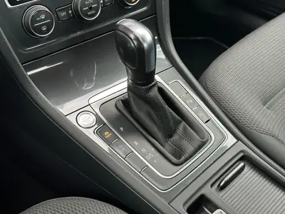 VW Golf VII 1.5 TSI — Berline dynamique, équipée et économe — Thumbnail 21