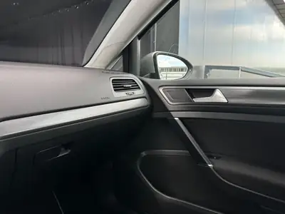 VW Golf VII 1.5 TSI — Berline dynamique, équipée et économe — Thumbnail 22