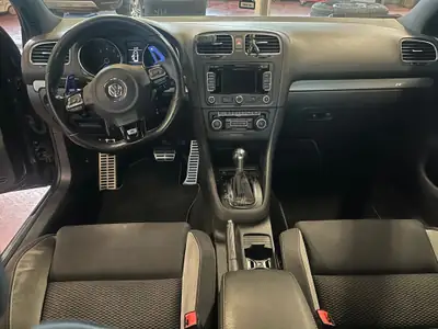 VW Golf 2.0 TSI R DSG 4motion — Performance sportive et motricité intégrale — intérieur