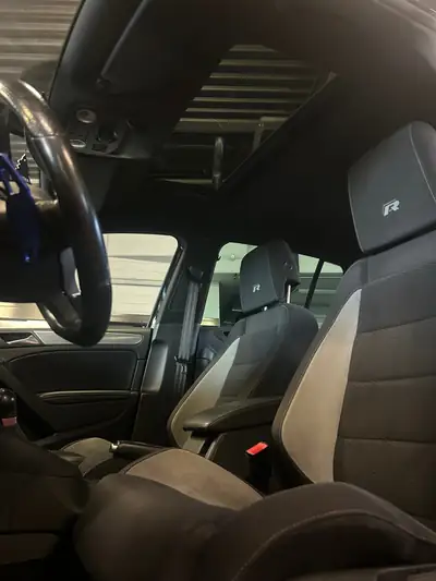 VW Golf 2.0 TSI R DSG 4motion — Performance sportive et motricité intégrale — tableau de bord