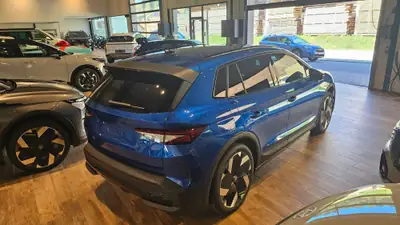 Skoda Elroq RS 4x4 — SUV électrique haute performance, 20 km seulement — Thumbnail 21