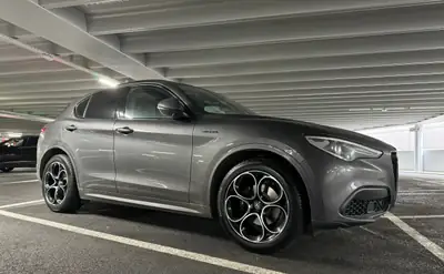 Alfa Romeo Stelvio 2.2 D Q4 210 Veloce — SUV diesel 4x4, toit panoramique, 77'700 km — Seitenansicht