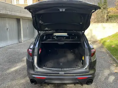 Alfa Romeo Stelvio 2.2 D Q4 210 Veloce — SUV diesel 4x4, toit panoramique, 77'700 km — Innenraum
