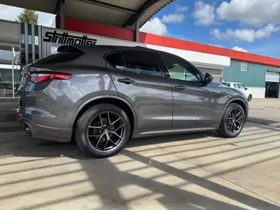 Alfa Romeo Stelvio 2.2 D Q4 210 Veloce — SUV diesel 4x4, toit panoramique, 77'700 km — Detail
