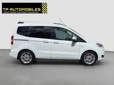 Ford Tourneo Courier 1.0 SCTi Titanium — Monospace compact, 2 portes coulissantes, garantie 12 mois — interni