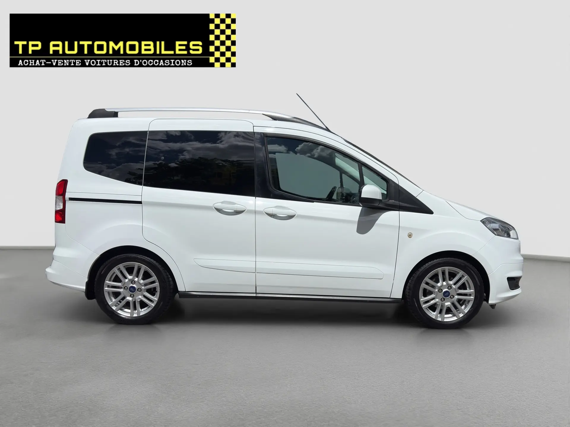 Ford Tourneo Courier 2017 occasion Grand-Lancy — 4