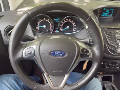 Ford Tourneo Courier 1.0 SCTi Titanium — Monospace compact, 2 portes coulissantes, garantie 12 mois — Miniatura 13