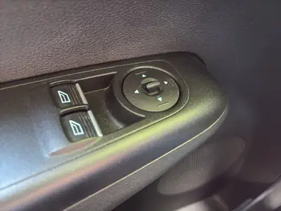 Ford Tourneo Courier 1.0 SCTi Titanium — Monospace compact, 2 portes coulissantes, garantie 12 mois — Miniatura 14