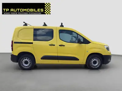 Opel Combo 1.5 Cargo Dynamic — Utilitaire diesel efficace, charge majorée, 90 000 km — interni