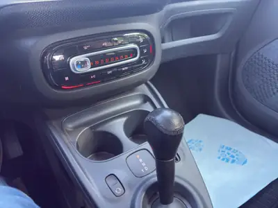 Smart Fortwo Passion TwinMatic 2015 — Citadine agile, automatique, entretien suivi — Miniatur 8