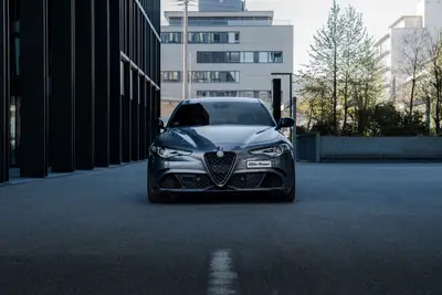 Alfa Romeo Giulia 2.9 V6 Biturbo Quadrifoglio — Berline sportive italienne 510 ch, impeccable — dashboard